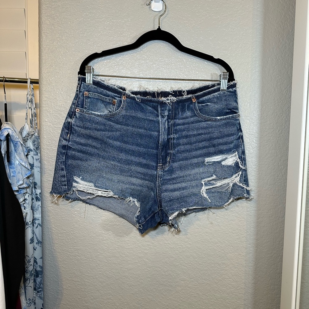 AEO 90’s Boyfriend Short